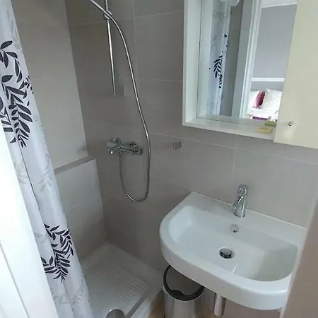Gostinjska kuća Adriana 3*